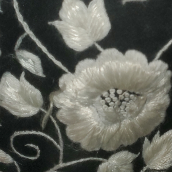 Vtg.Spanish Style Southwestern Shawl Wool & Silk by Suzette - Picture 4 of 9